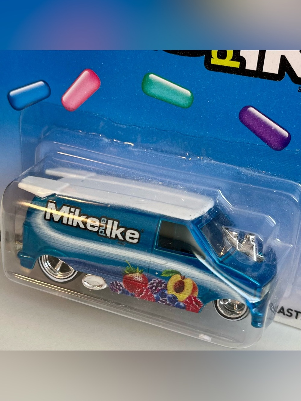 Hot Wheels 2013 Peeps '85 Chevy Astro Van Mike and Ike Candy Real Riders HW New